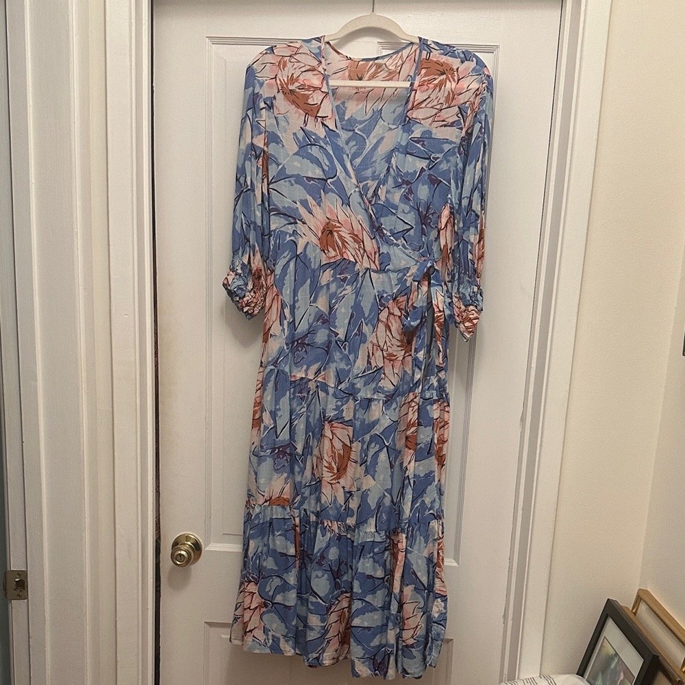 Urban Outfitters EUC Size S Light Blue Floral Wrap Midi Dress with Peach Accents